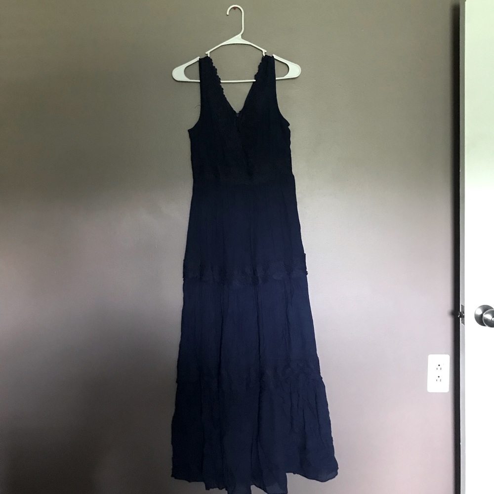 Navy blue maxi dress with lace look